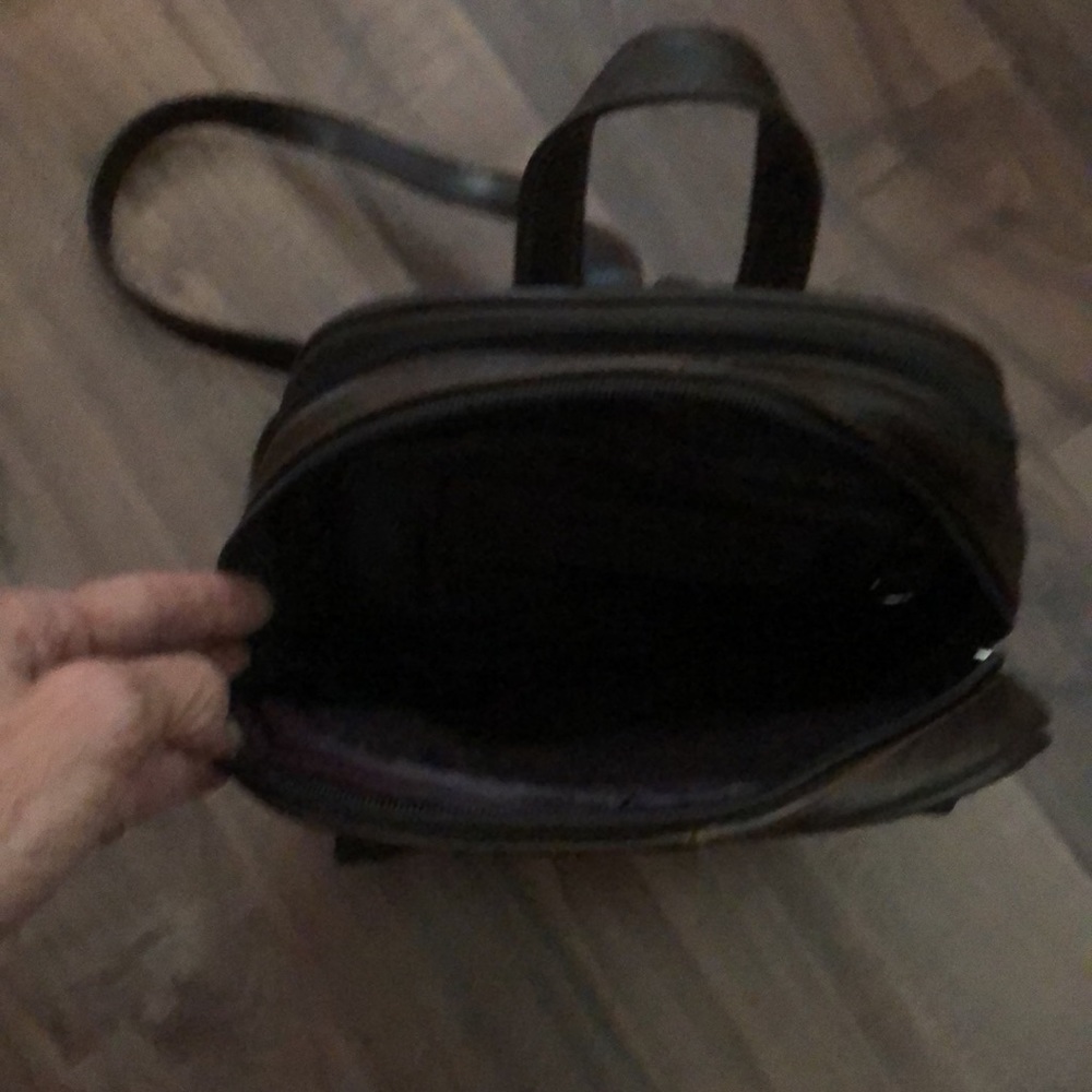 Cowhide leather backpack - Picture 4 of 4